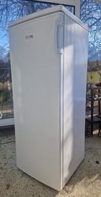 Koelkast in nieuwstaat, Elektronische apparatuur, Ophalen, Zonder vriesvak, Nieuw, 140 tot 160 cm