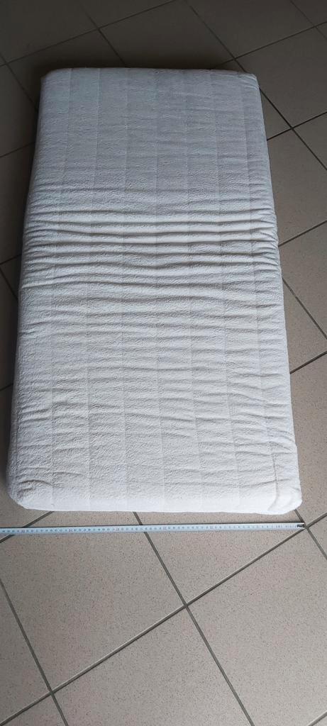 Matelas lit bébé 120 x 60 x 10 cm + housse + coussin, Maison & Meubles, Chambre à coucher | Matelas & Sommiers, Comme neuf, Matelas