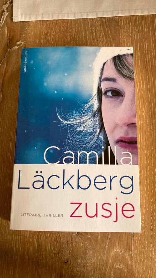 Camilla Läckberg - Zusje, Boeken, Thrillers, Zo goed als nieuw, Ophalen of Verzenden