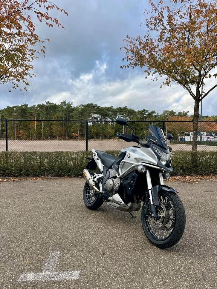 Honda VFR 1200 X, Motoren, Motoren | Honda, Particulier, Toermotor, meer dan 35 kW, 4 cilinders, ABS, Ophalen