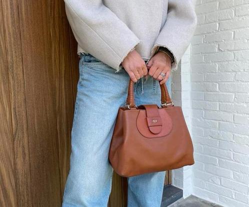 Delvaux Clair Obscur - cognac, Handtassen en Accessoires, Tassen | Damestassen, Zo goed als nieuw, Ophalen