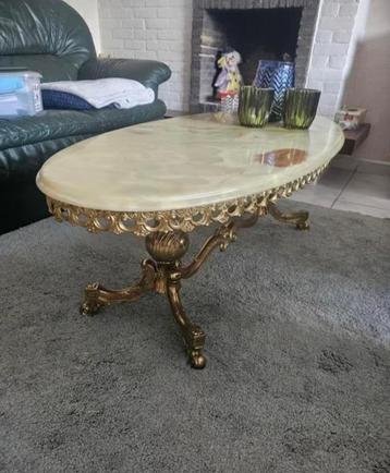 Ovalen salontafel
