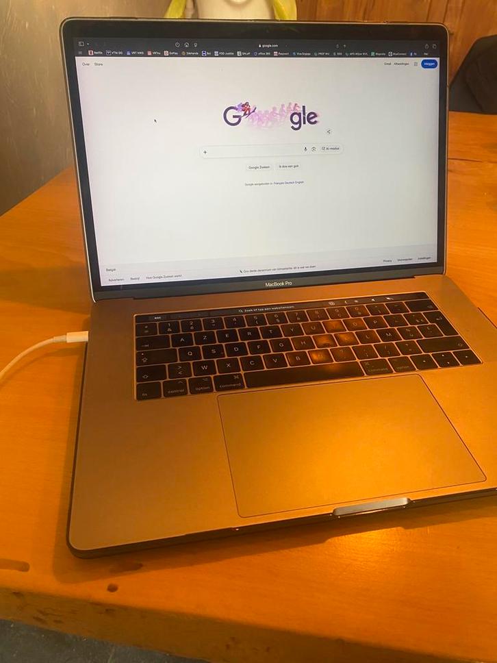 MacBook Pro 2017 15-inch Touch Bar, Informatique & Logiciels, Apple Macbooks, Utilisé, MacBook, 15 pouces, 2 à 3 Ghz, 256 GB, 16 GB