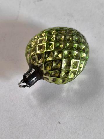 Ajeko, gewafelde kerstbal beschikbaar voor biedingen