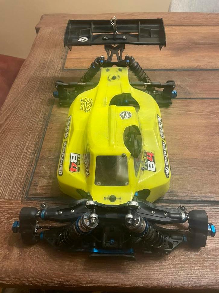 Team associated rc8b4 1/8 tt, Hobby en Vrije tijd, Modelbouw | Radiografisch | Auto's, Gebruikt, Ophalen of Verzenden