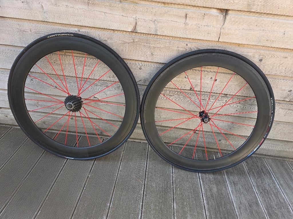 Koerswielen full carbon, Ophalen