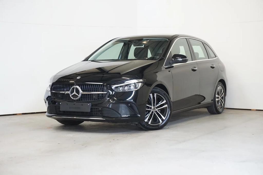 Mercedes-Benz B-CLASS 200 - MEMORY ZETELS (bj 2025), Auto's, Automaat, Leder en Stof, Zwart, 120 kW