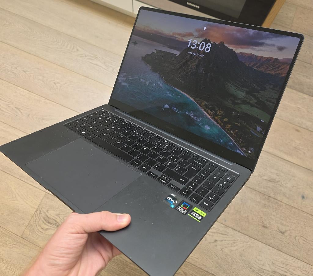 Samsung Galaxy Book 3 Ultra (2023 - 16" - i7 - RTX 4050), Intel® Core i7 - 13700H, 16 pouces, 4 Ghz ou plus, Enlèvement