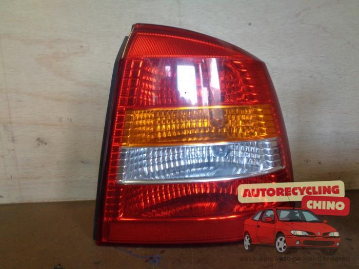 Achterlicht rechts van een Opel Astra, Gebruikt, -, -, Opel
