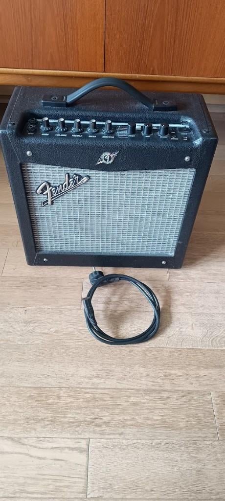 MUSTANG 1/2 (v.2) MINI GITAAR VERSTERKER VAN FENDER, Enlèvement, Neuf, Guitare, Moins de 50 watts
