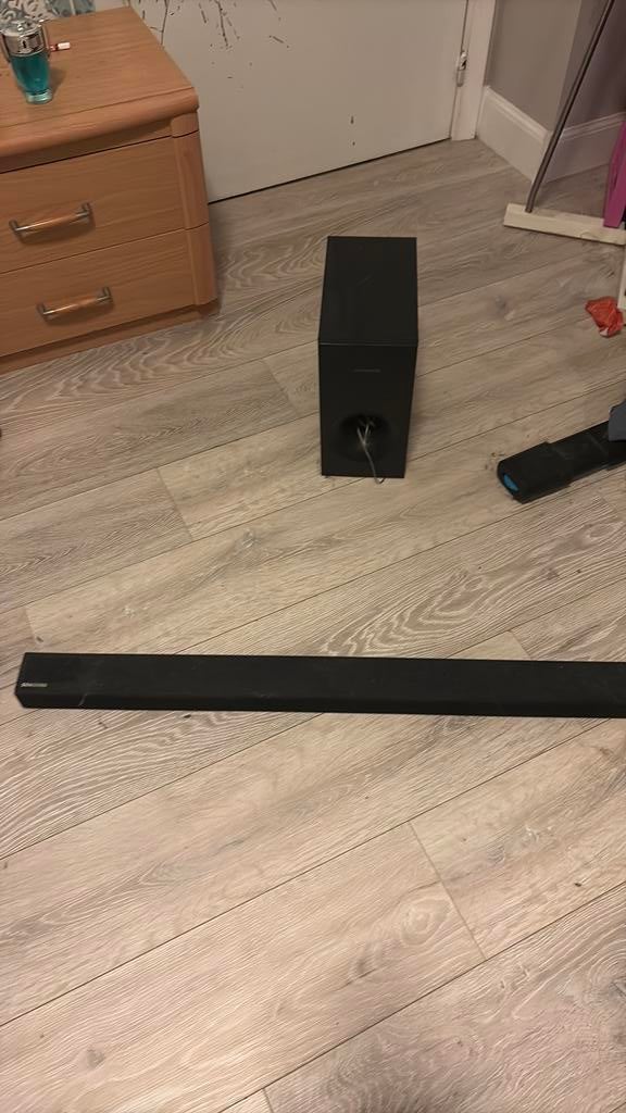 Samsung 2.1 surround, Enlèvement, Bluetooth, Comme neuf