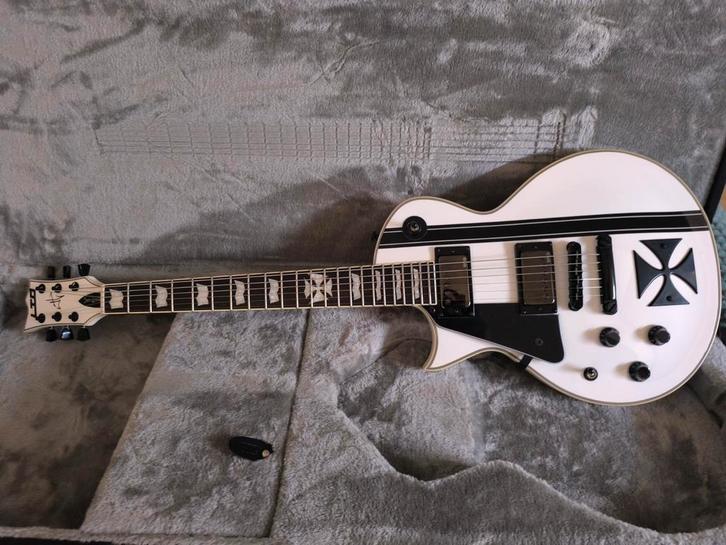 Ltd iron cross (James Hetfield Signature) gaucher, Musique & Instruments, Instruments à corde | Guitares | Électriques, Enlèvement