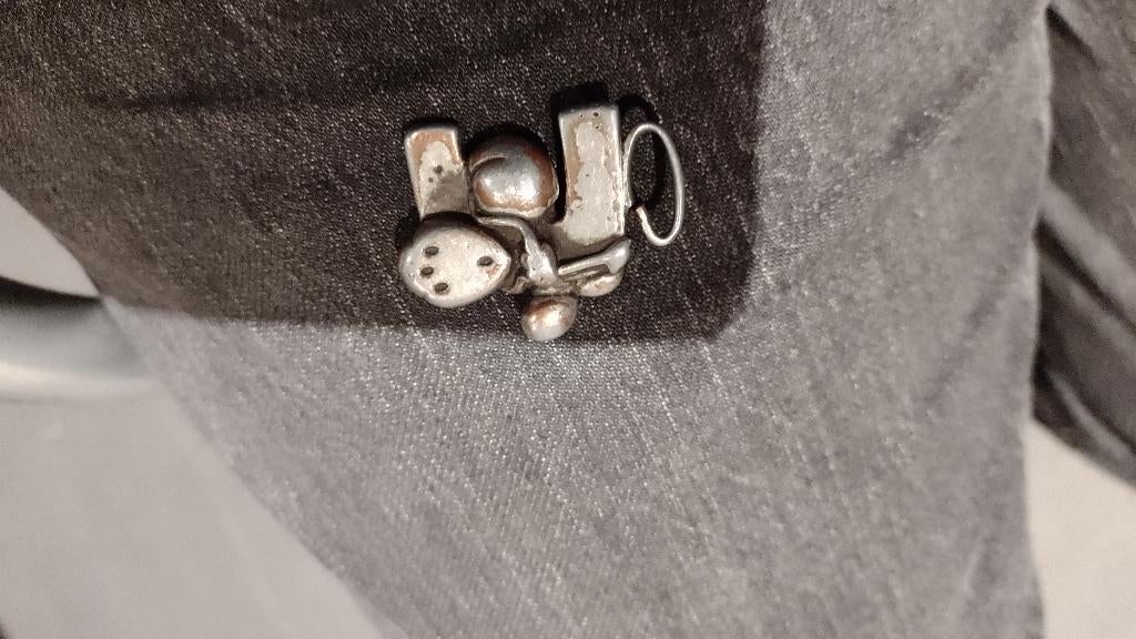 Letter E of M, Ophalen, Gebruikt