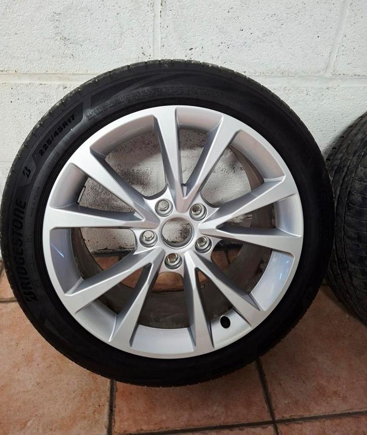Jantes Audi Sline neuve + pneus Bridgestone neuf, Autos : Pièces & Accessoires, Pneus & Jantes, Pneu(s), 17 pouces, Enlèvement