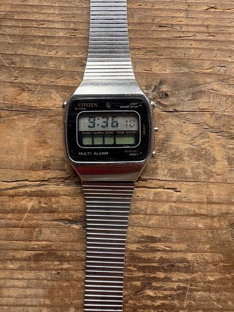 CITIZEN VINTAGE MONTRE DIGITALE FONCTIONNELLE BEL ETAT, Bijoux, Sacs & Beauté, Enlèvement ou Envoi, Acier, Montre-bracelet, Citizen