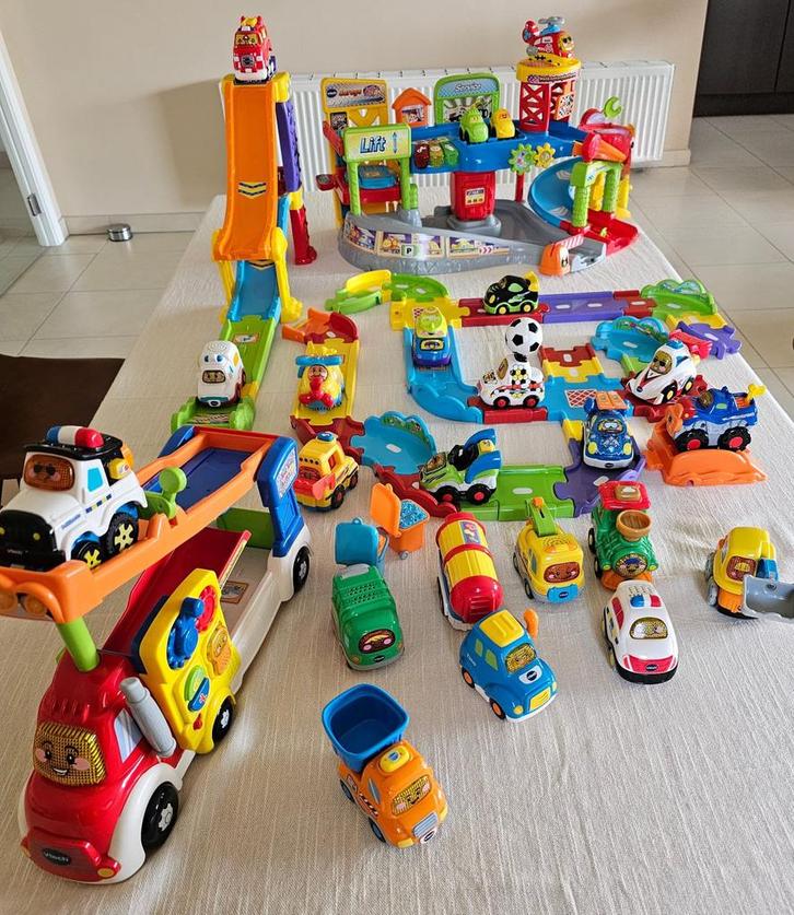 Toetoet auto’s garage + losse auto’s, Kinderen en Baby's, Speelgoed | Vtech, Zo goed als nieuw, Ophalen