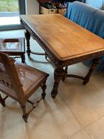 Table de style malinois avec deux chaises, abimée, Enlèvement, Utilisé, Bureau