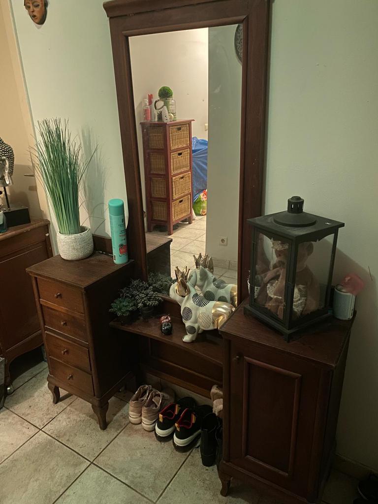 Antieke kast met spiegel, Ophalen