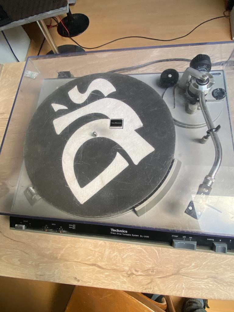 PLATINE VINYLE TOURNE-DISQUE marque TECHNICS modele SL-1200MK2