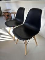 4 zwarte design stoelen - Eames stijl - goede staat, Huis en Inrichting, Stoelen, Ophalen, Kunststof, Gebruikt, Zwart