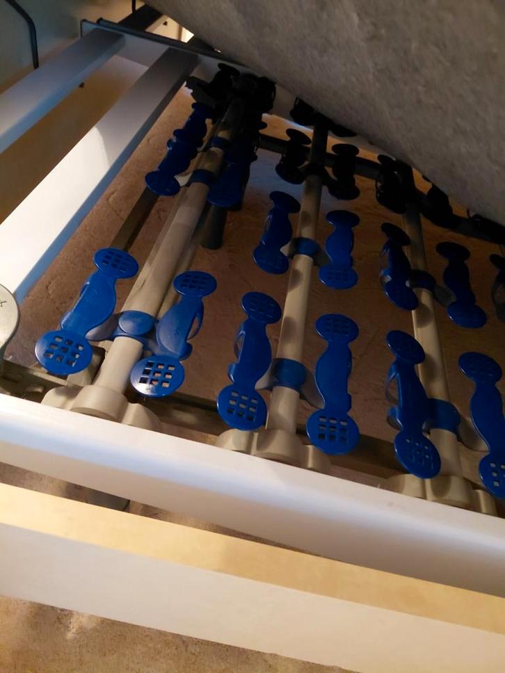 Le sommier Lattoflex (donc pas de cadre à lattes) est en trè, Maison & Meubles, Chambre à coucher | Lits, 80 cm, 200 cm, Enlèvement