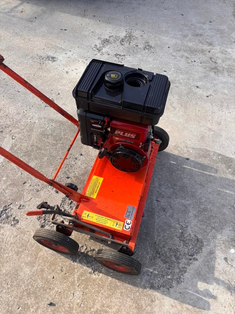 Verticuteermachine met zware Briggs and stratton, Ophalen, Gebruikt, Benzine