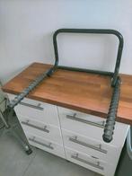 Porte vélos mural repliable pour deux vélos. Comme neuf., Fietsen en Brommers, Fietsaccessoires | Fietsenrekken, Ophalen, Zo goed als nieuw