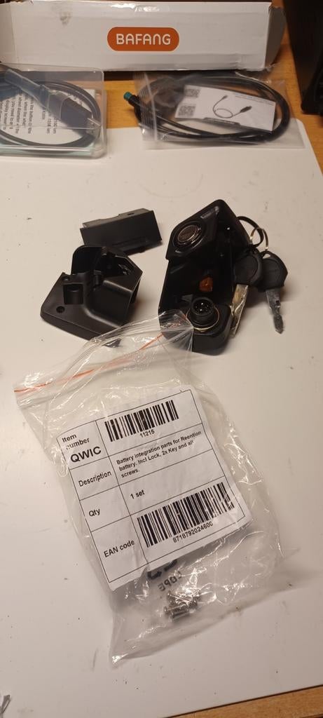 Qwic batterij connector met slot nieuw, Ophalen