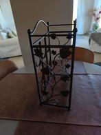 Porte-bouteilles en fer forgé, Enlèvement