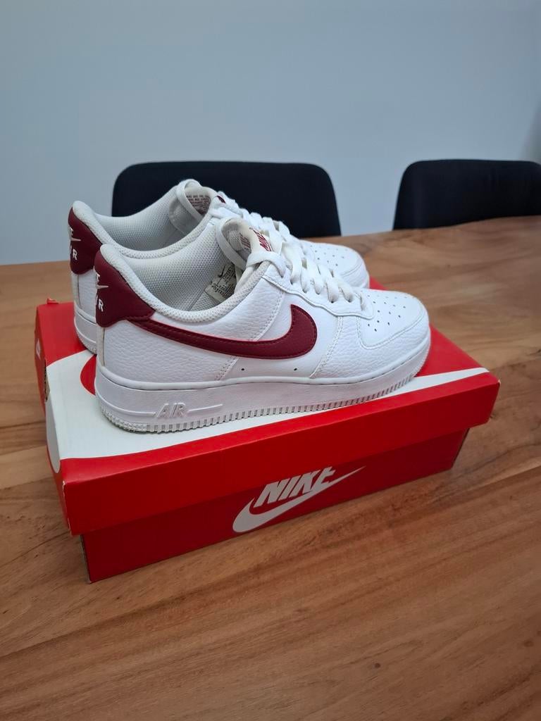 Paire de Nike Air Force 1 Taille 39, Enlèvement ou Envoi