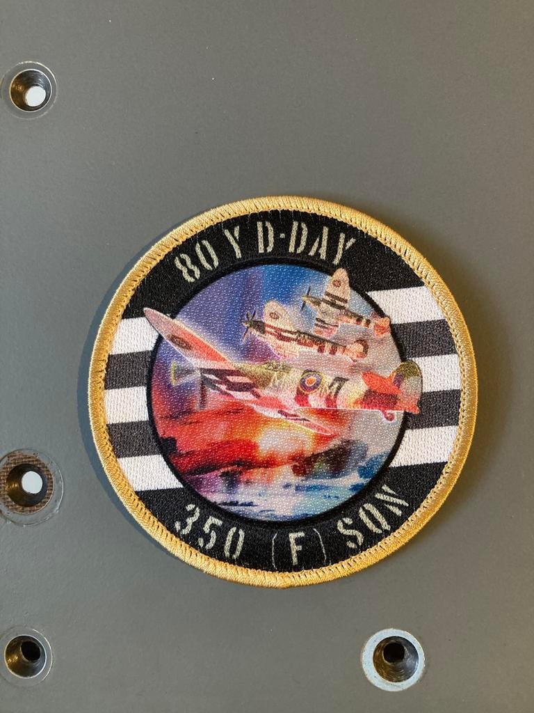 80 years D-day Spitfire 350Sqn, Collections, Enlèvement ou Envoi, Neuf