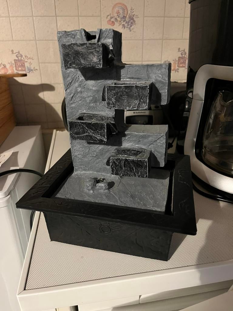 Une fontaine, Jardin & Terrasse, Enlèvement, Comme neuf