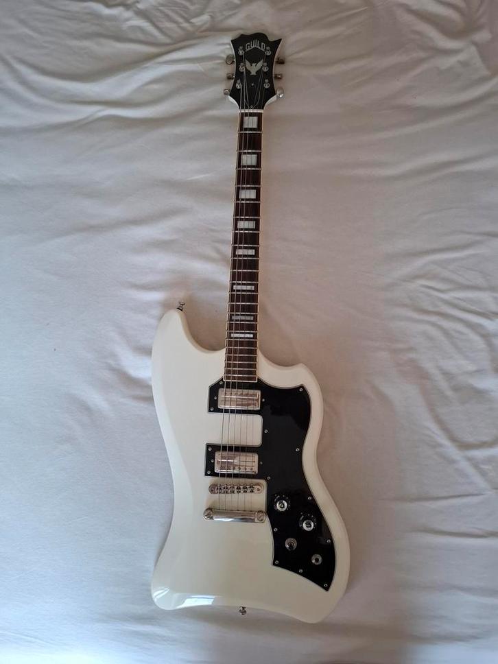 Guild Thunderbird, Musique & Instruments, Instruments à corde | Guitares | Électriques, Enlèvement