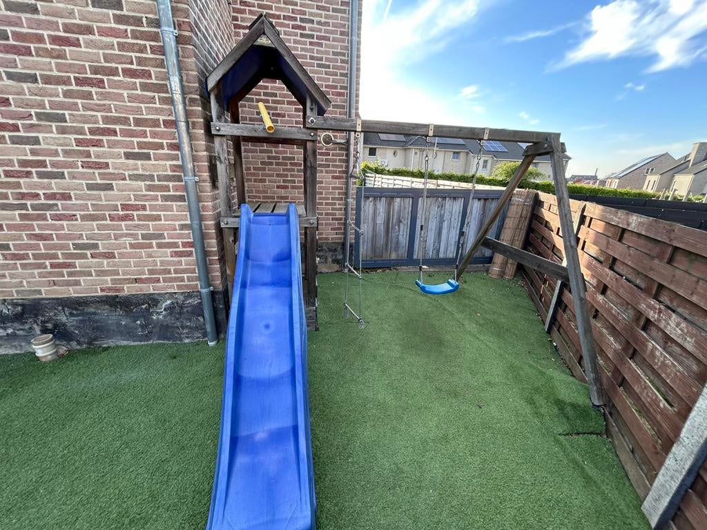 Houten speelhuis + zandbak + shomel, Ophalen, Gebruikt, Schommel