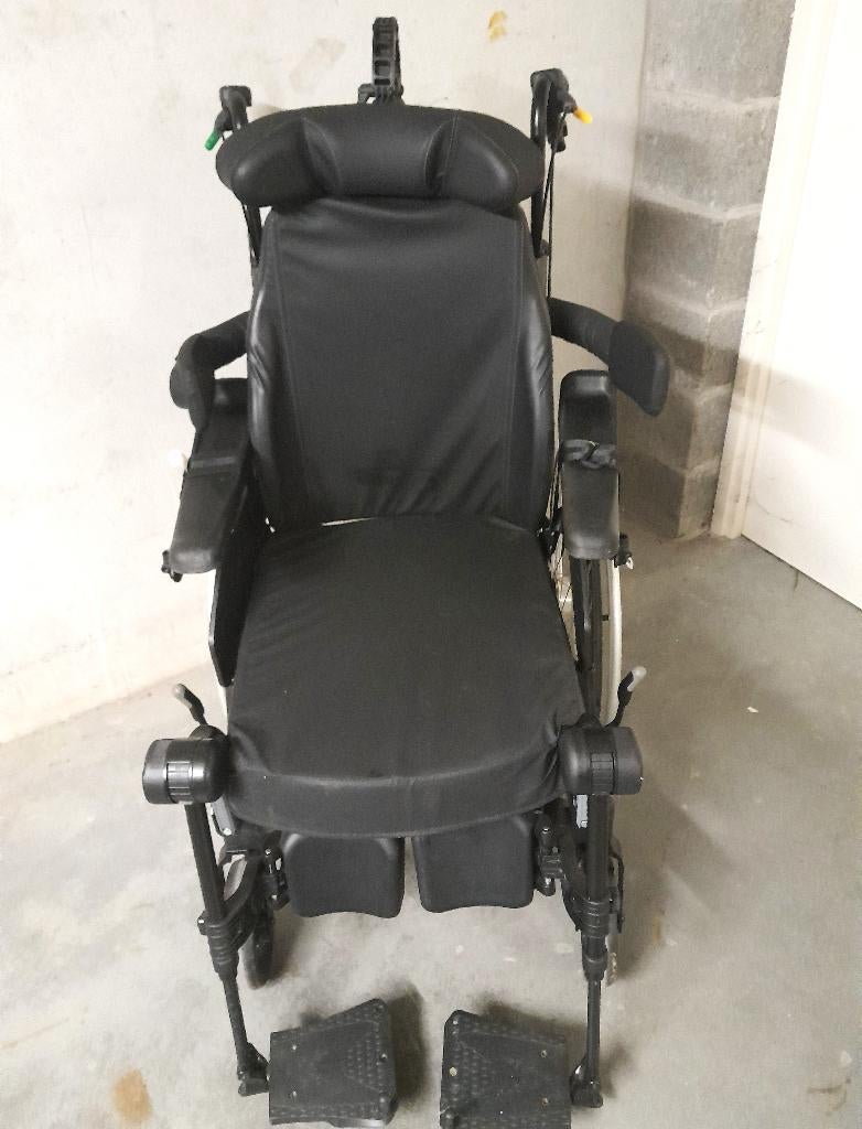 chaise roulante INVACARE REA CLEMATIS PRO, Diversen, Rolstoelen, Zo goed als nieuw, Duwrolstoel, Ophalen