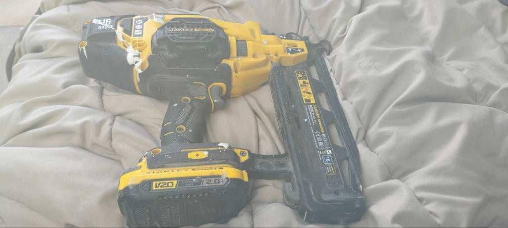 Stanley Fatmax V 20 met accuafwerktacker., Ophalen