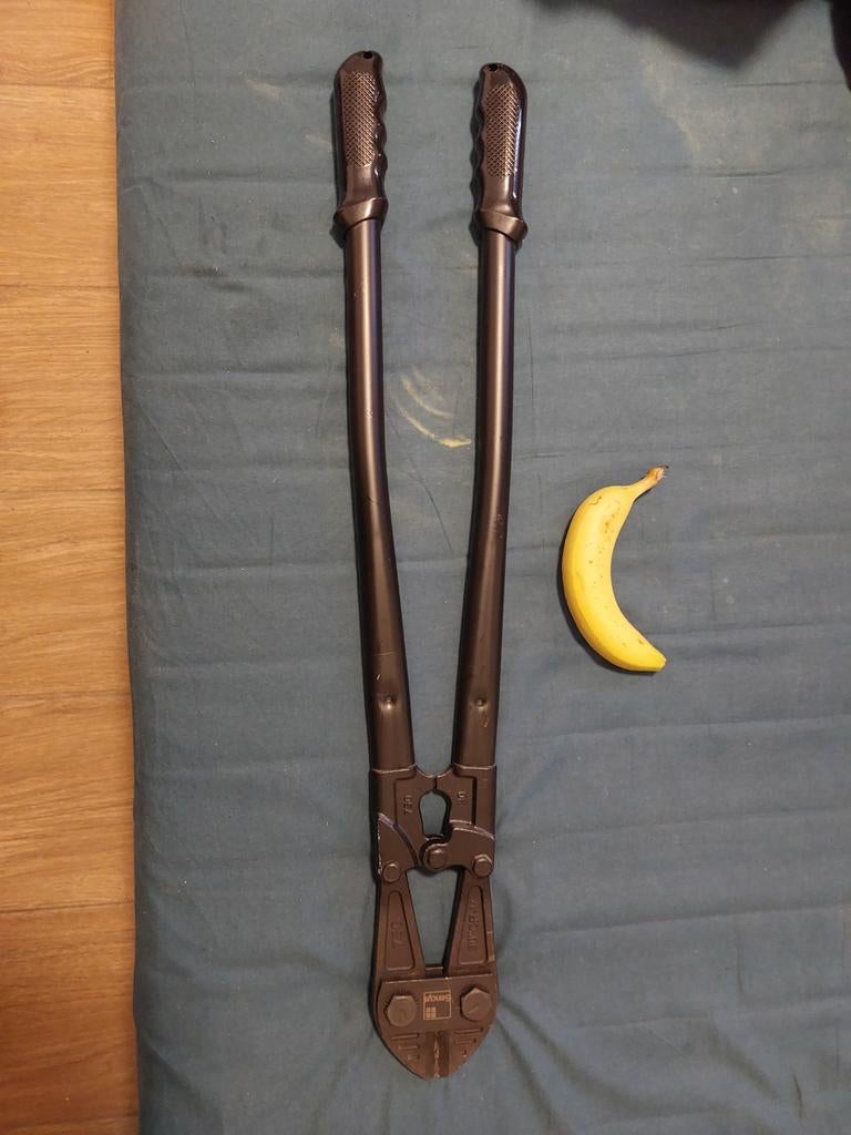 Bolt cutters 78cm, Doe-het-zelf en Bouw, Gereedschap | Schuurmachines, Ophalen, Zo goed als nieuw