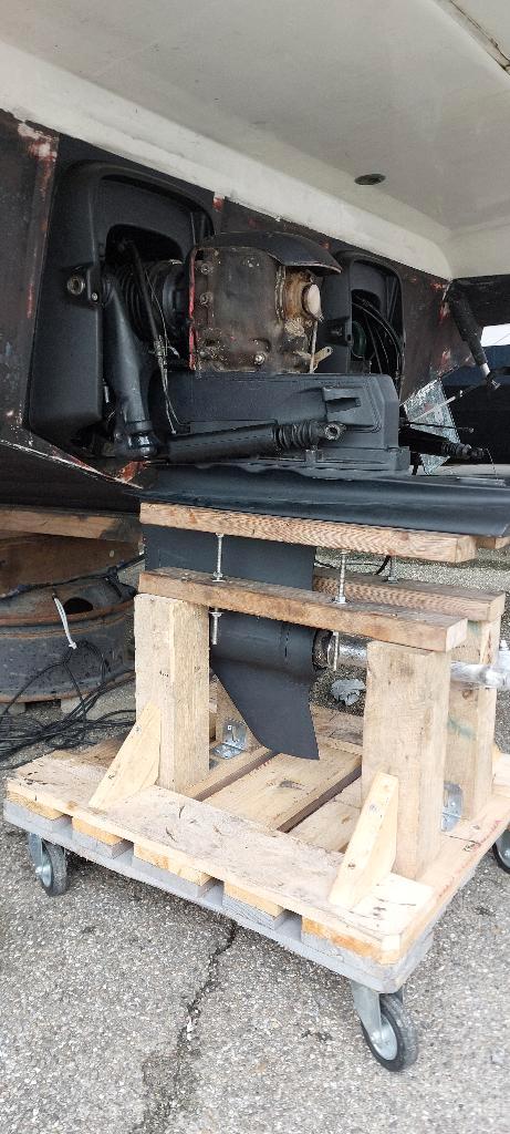 TE HUUR karretje om Z-drives te monteren, Sports nautiques & Bateaux, Accessoires & Entretien, Comme neuf, Outillage, Enlèvement