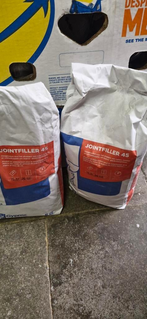 2 zakken Jontfiller gesloten, Enlèvement