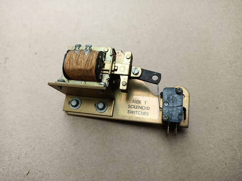 Solenoid Switch Wurlitzer 3700 Americana (1973) jukebox, Envoi, Wurlitzer