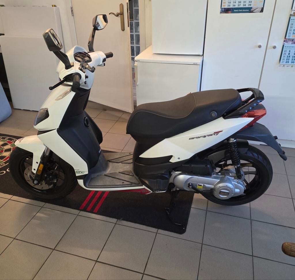 Aprilia Sport City SB 5occ b klasse, Vélos & Vélomoteurs, Scooters | Kymco, Enlèvement