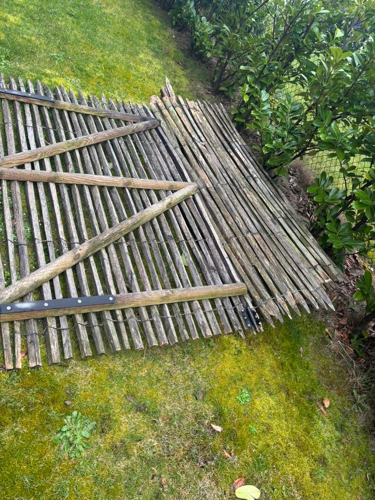 Kastanje hekwerk Franse omheining en poort, Ophalen, Zo goed als nieuw