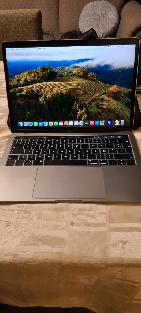 Macbook Pro 2019, Informatique & Logiciels, Apple Macbooks, Comme neuf, MacBook Pro, 13 pouces, 256 GB, 8 GB, Azerty, Enlèvement ou Envoi