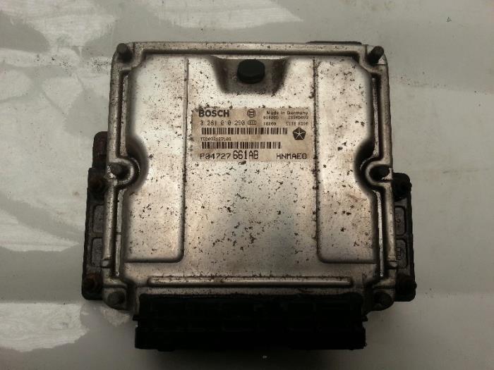 Ordinateur gestion moteur d'un Chrysler Grand Voyager, Autos : Pièces & Accessoires, 3 mois de garantie, Utilisé, -, -
