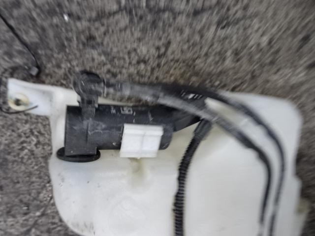 LAVE-GLACE POMPE AVANT Ford Focus 2 (01-2004/09-2012), Mevr. I. Hauben, Rue de l'Espoir 34 34
4030  GRIVEGNÉE, BE, Info@Collignon.be