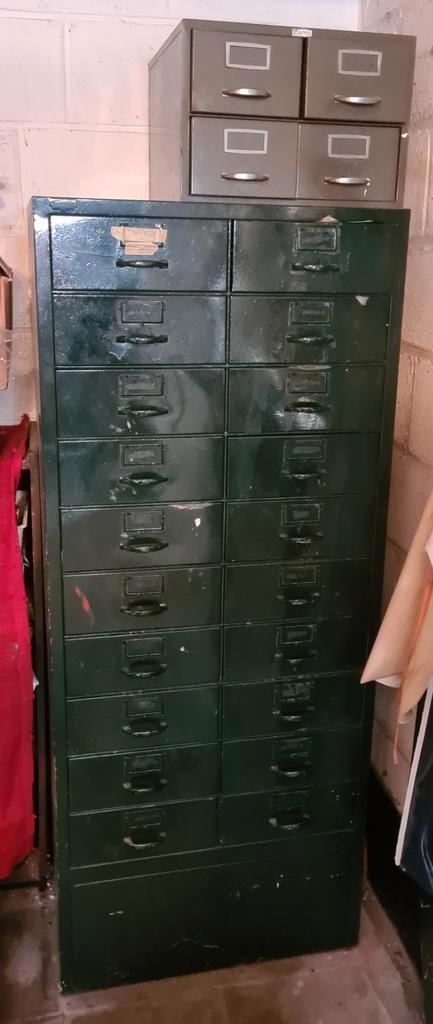 2 Meubles industriels vintage BARRO, Huis en Inrichting, Kasten | Lockerkasten, Ophalen