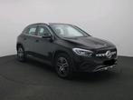 Mercedes-Benz GLA 180 Business Line + TREKHAAK + CAMERA + LE, Auto's, Gebruikt, 4 cilinders, 136 pk, Zwart