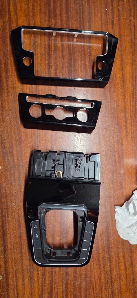Garnitures de tableau de bord Passat B8 – Finition Highline, Autos : Pièces & Accessoires, Tableau de bord & Interrupteurs, Volkswagen