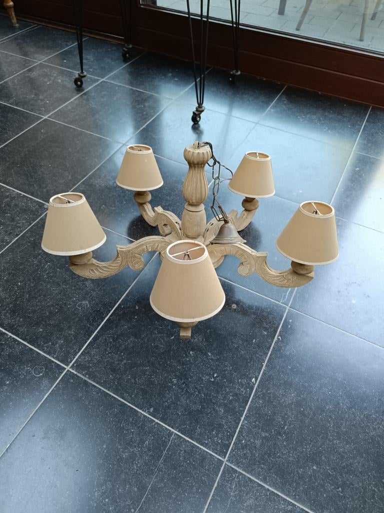 Lustre rustique, Enlèvement