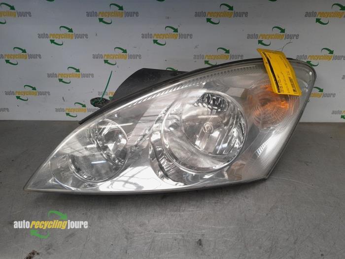 Phare gauche d'un Kia Ceed, Kia, -, -, 3 mois de garantie